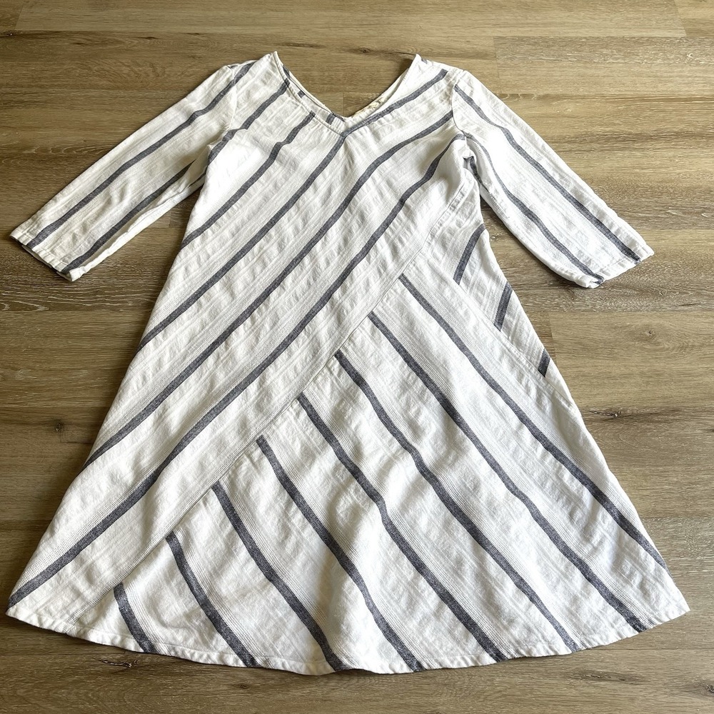 Soft Surroundings Sonia Striped Linen Cotton Swing Dress White Double V-Neck‎